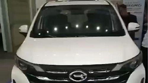 国产车摔倒的视频播放,视频揭示事故真相